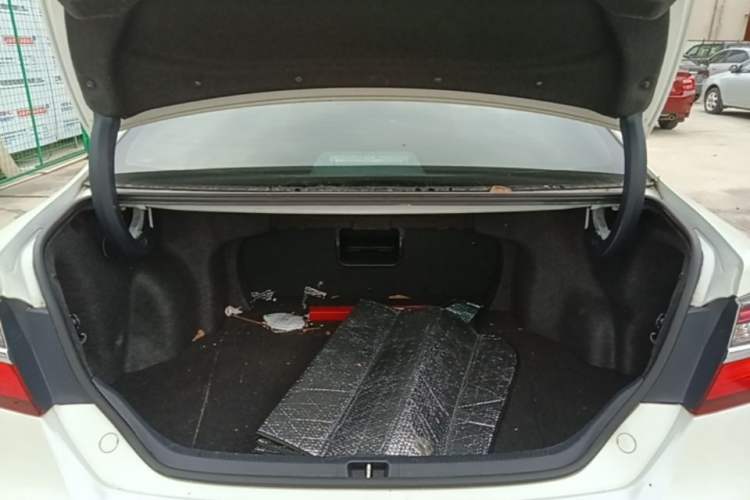 Used Toyota Camry 2016 2.0G 10th Anniversary Leading Edition Trunk