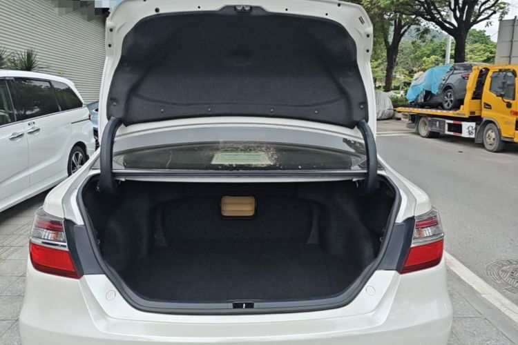 Used Toyota Camry 2016 2.0G 10th Anniversary Leading Edition Trunk
