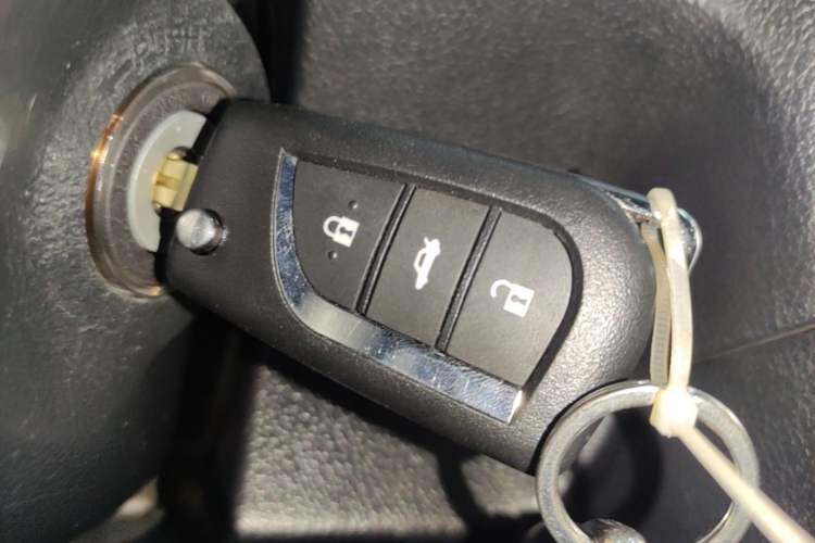 Used Toyota Camry 2016 2.0G 10th Anniversary Leading Edition Vehicle Key