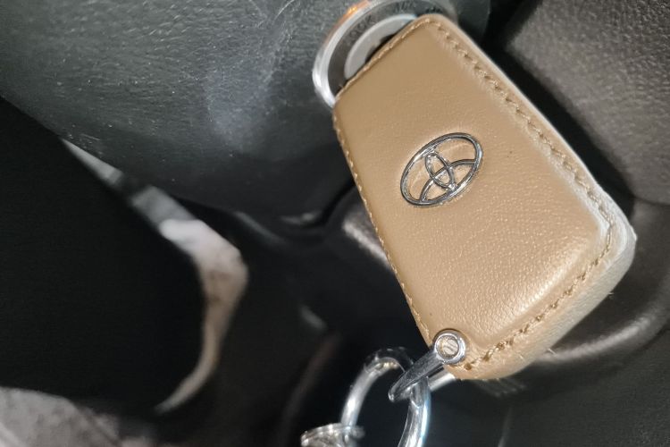 Used Toyota Camry 2016 2.0G 10th Anniversary Leading Edition Vehicle Key