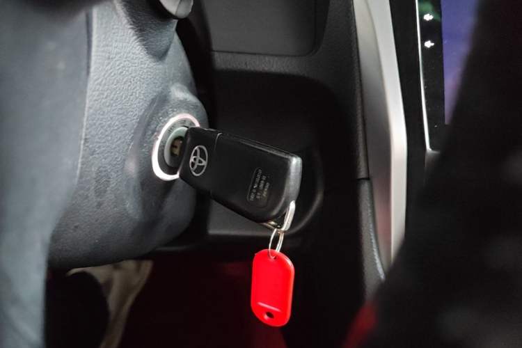 Used Toyota Camry 2016 2.0G 10th Anniversary Leading Edition Vehicle Key