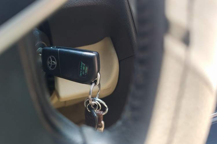 Used Toyota Camry 2016 2.0G 10th Anniversary Leading Edition Vehicle Key