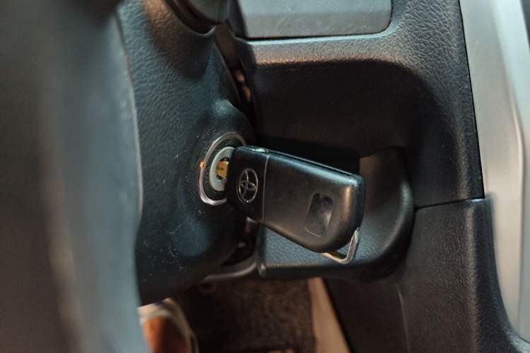 Used Toyota Camry 2016 2.0G 10th Anniversary Leading Edition Vehicle Key