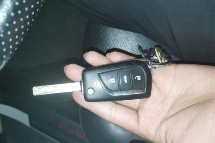 Used Toyota Camry 2016 2.0G 10th Anniversary Leading Edition Vehicle Key