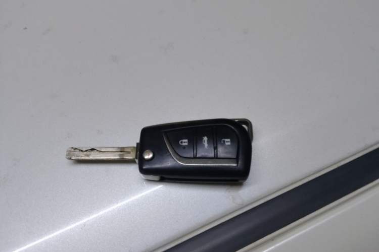 Used Toyota Camry 2016 2.0G 10th Anniversary Leading Edition Vehicle Key