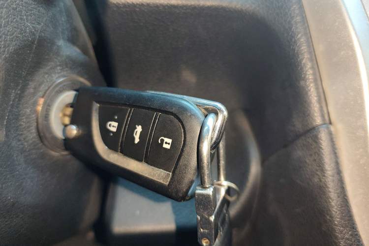 Used Toyota Camry 2016 2.0G 10th Anniversary Leading Edition Vehicle Key