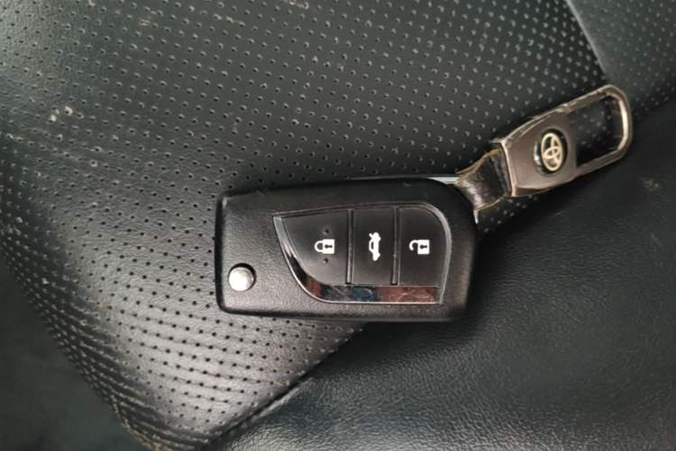 Used Toyota Camry 2016 2.0G 10th Anniversary Leading Edition Vehicle Key
