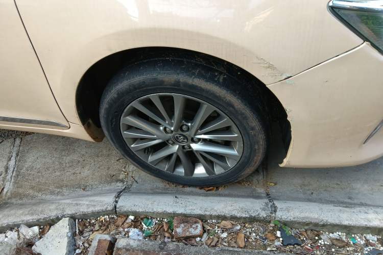 Used Toyota Camry 2016 2.5G 10th Anniversary Deluxe Navigation Edition Right Front Wheel Hub