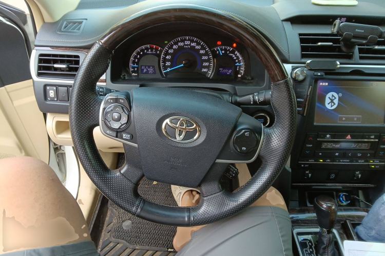 Used Toyota Camry 2016 2.5G 10th Anniversary Deluxe Navigation Edition Steering Wheel