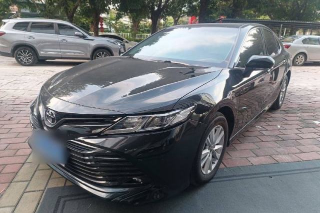 Used Toyota Camry 2018 2.0E Leading Edition