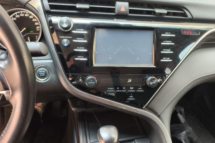 Used Toyota Camry 2018 2.0G Luxury Edition Audio And AC Panel