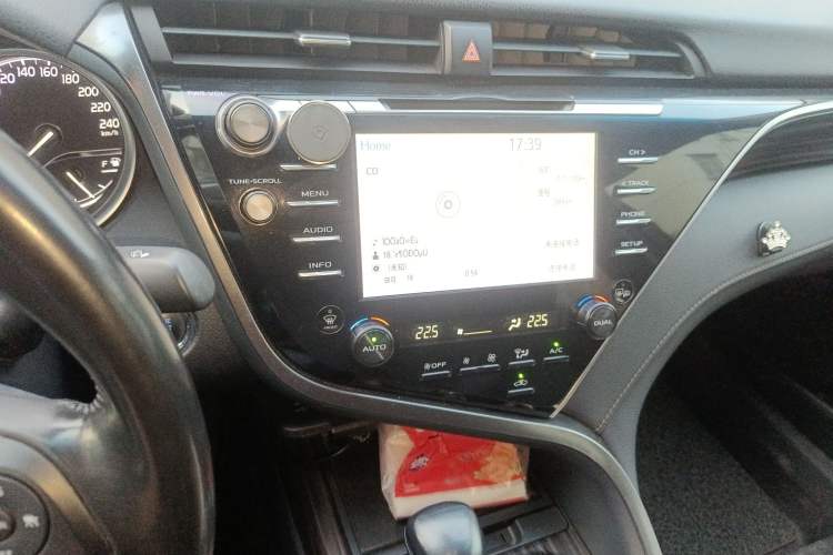 Used Toyota Camry 2018 2.5G Luxury Edition Audio And AC Panel