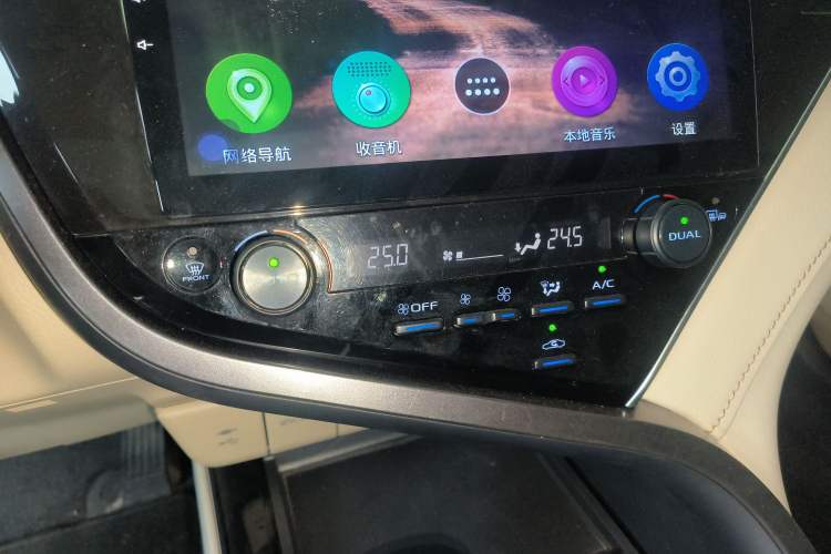 Used Toyota Camry 2018 2.0E Elite Edition Audio And AC Panel