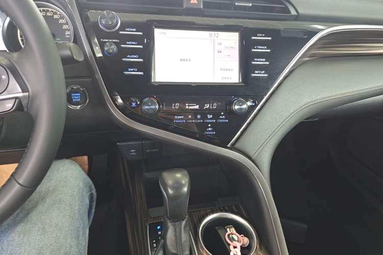 Used Toyota Camry 2018 2.0G Luxury Edition Audio And AC Panel