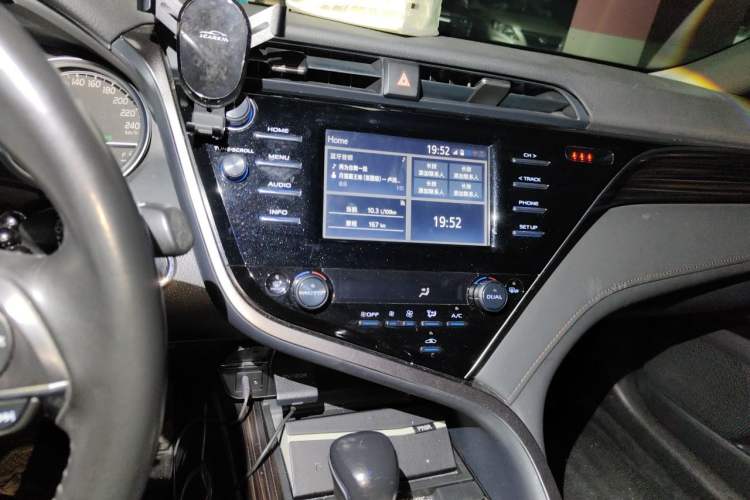 Used Toyota Camry 2018 2.0G Luxury Edition Audio And AC Panel