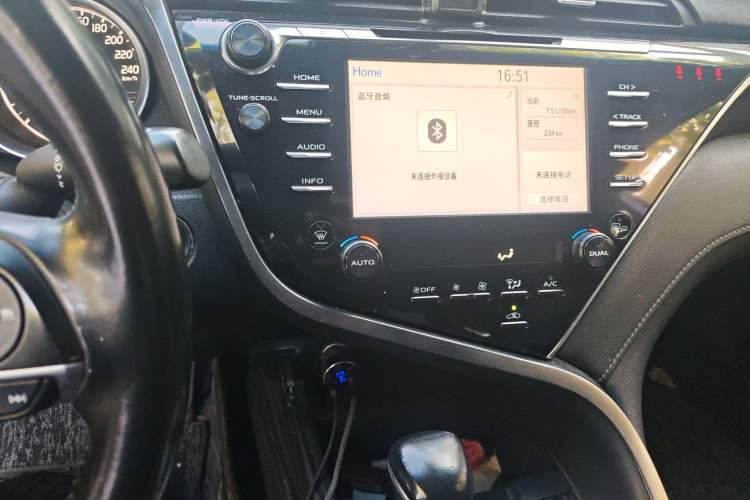 Used Toyota Camry 2018 2.5G Luxury Edition Audio And AC Panel