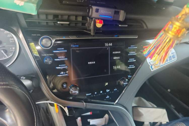 Used Toyota Camry 2018 Dual-Engine 2.5 HG Luxury Edition Audio And AC Panel