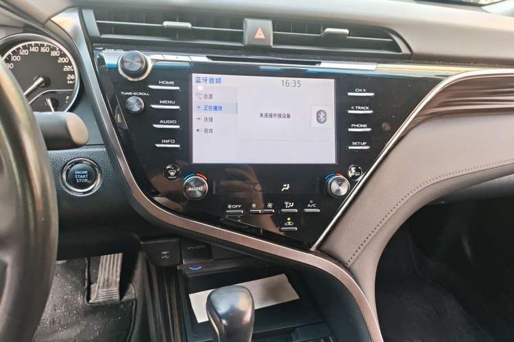 Used Toyota Camry 2018 2.5G Luxury Edition Audio And AC Panel