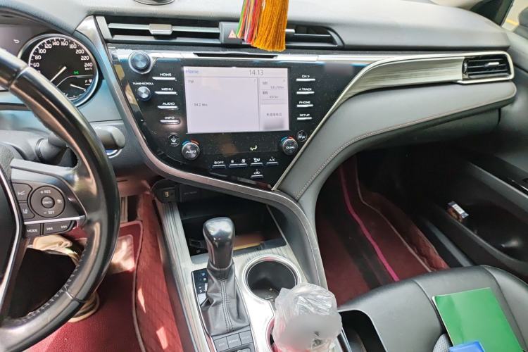 Used Toyota Camry 2018 Dual-Engine 2.5 HG Luxury Edition Audio And AC Panel