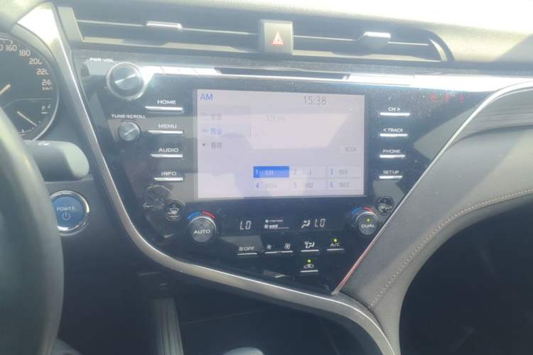 Used Toyota Camry 2018 Dual-Engine 2.5 HG Luxury Edition Audio And AC Panel