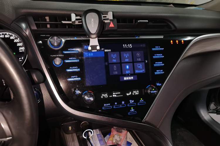 Used Toyota Camry 2018 Dual-Engine 2.5 HG Luxury Edition Audio And AC Panel