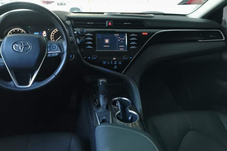 Used Toyota Camry 2018 2.0G Luxury Edition Audio And AC Panel
