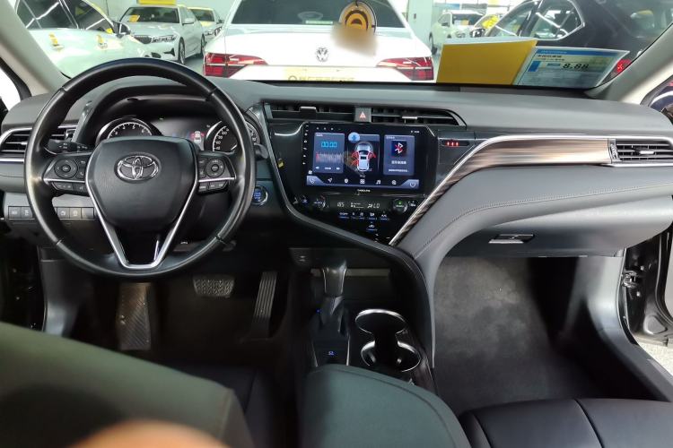 Used Toyota Camry 2018 2.0G Luxury Edition Center Console