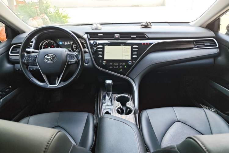 Used Toyota Camry 2018 2.5G Luxury Edition Center Console
