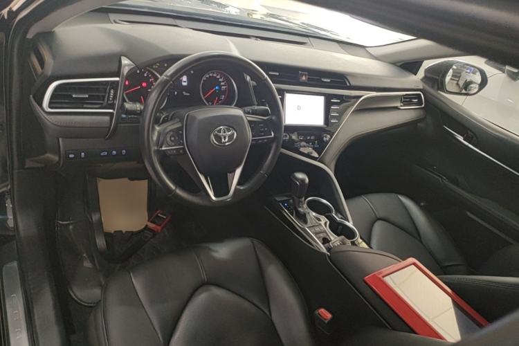 Used Toyota Camry 2018 2.0S FENGSHANG Edition Center Console