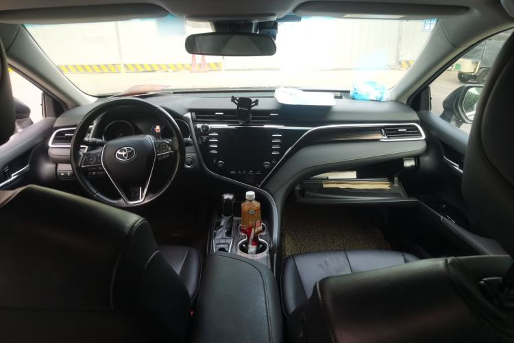 Used Toyota Camry 2018 2.5G Luxury Edition Center Console