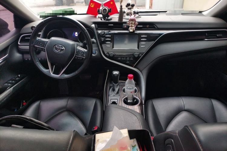 Used Toyota Camry 2018 2.0G Luxury Edition Center Console