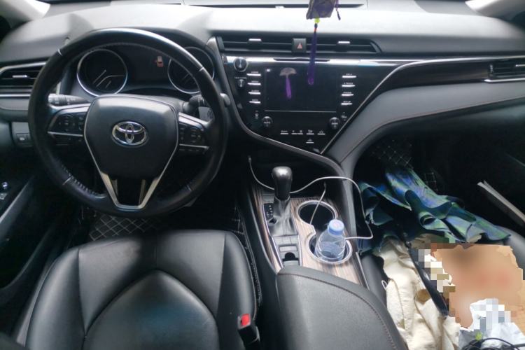 Used Toyota Camry 2018 2.5G Luxury Edition Center Console