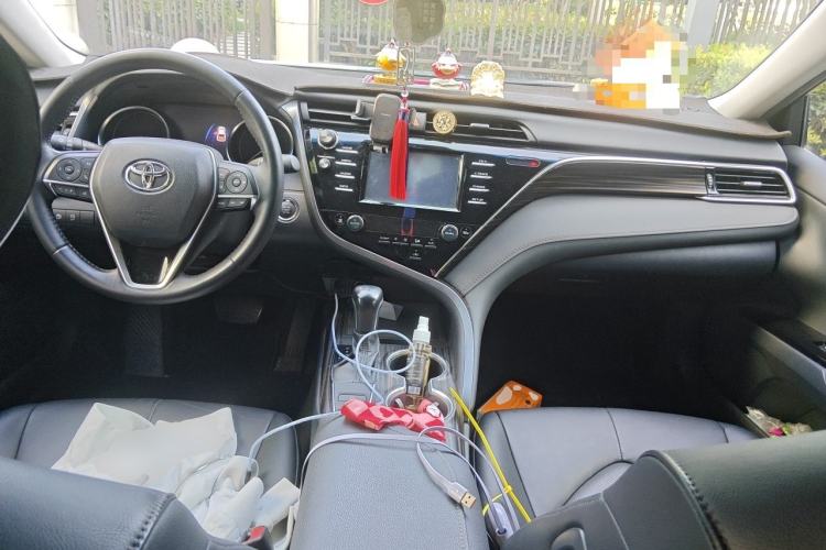 Used Toyota Camry 2018 2.0G Luxury Edition Center Console