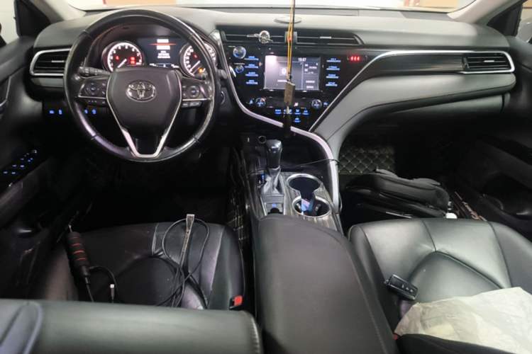 Used Toyota Camry 2018 2.0G Luxury Edition Center Console