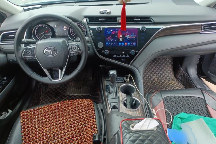 Used Toyota Camry 2018 2.0G Luxury Edition Center Console