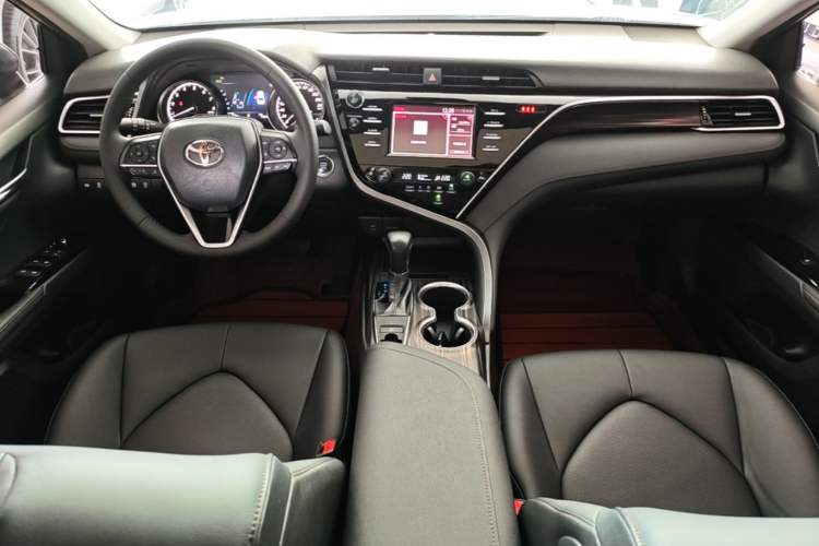 Used Toyota Camry 2018 2.0G Luxury Edition Center Console