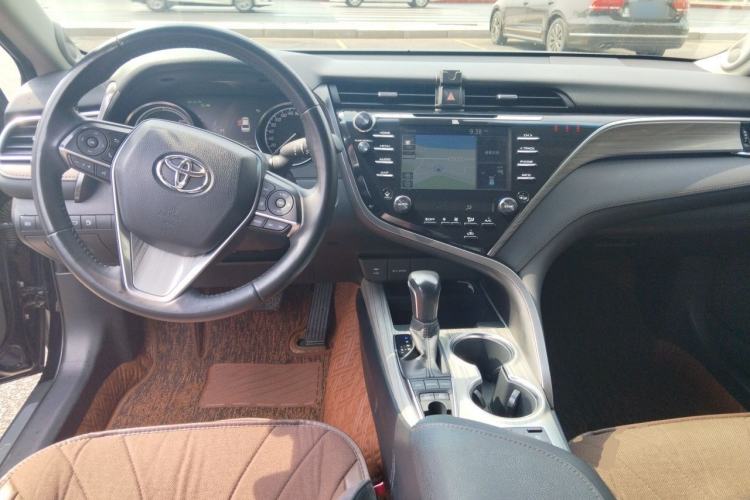 Used Toyota Camry 2018 Dual-Engine 2.5HQ Flagship Edition Center Console