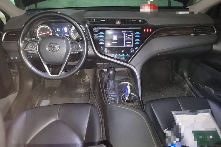 Used Toyota Camry 2018 2.5G Luxury Edition Center Console
