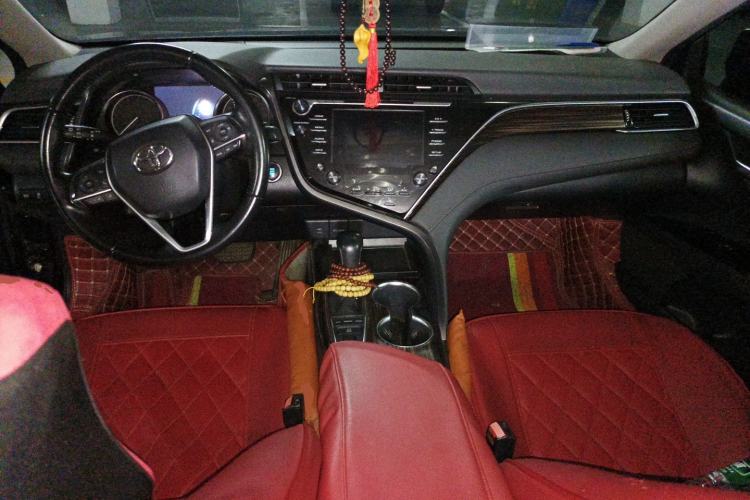 Used Toyota Camry 2018 2.5G Luxury Edition Center Console