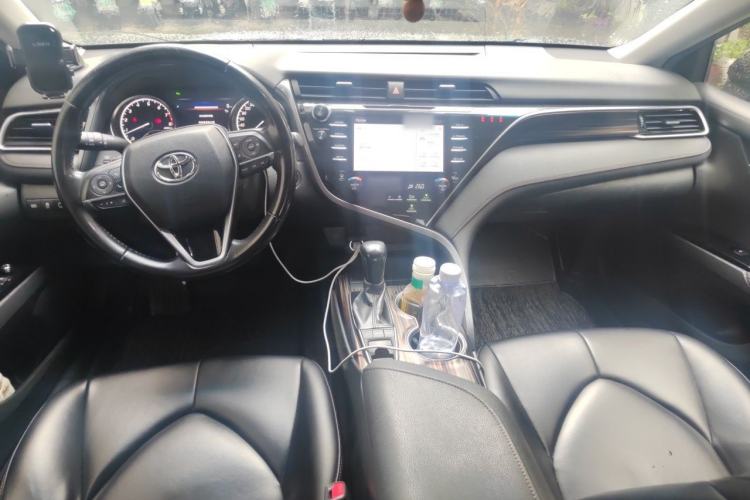 Used Toyota Camry 2018 2.5G Luxury Edition Center Console