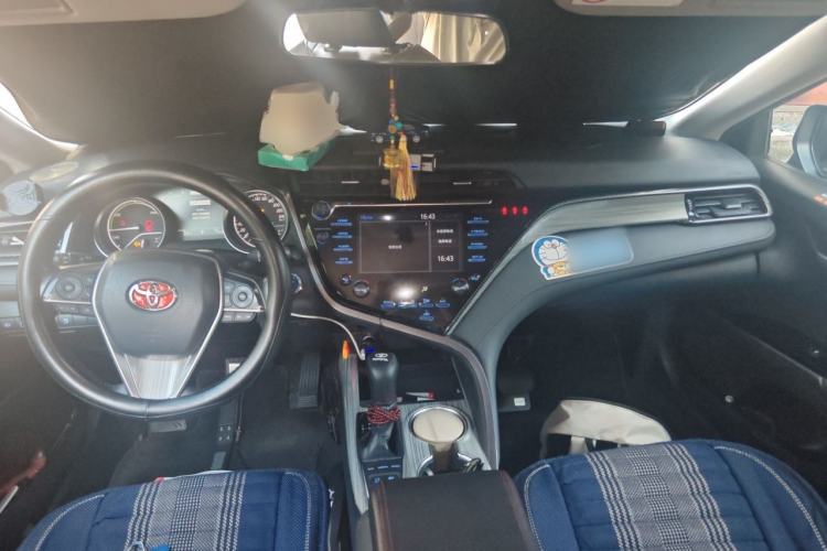 Used Toyota Camry 2018 Dual-Engine 2.5 HG Luxury Edition Center Console