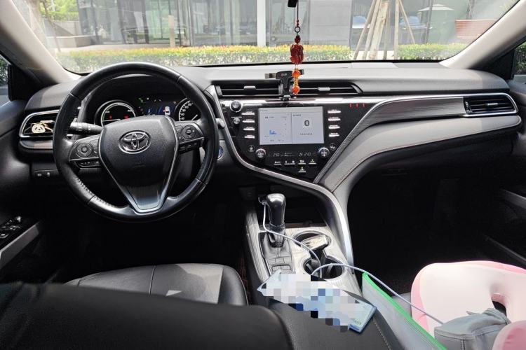 Used Toyota Camry 2018 Dual-Engine 2.5 HG Luxury Edition Center Console