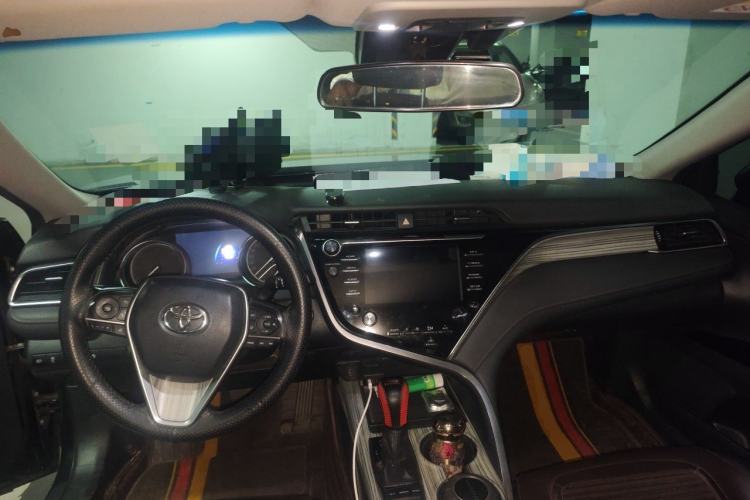 Used Toyota Camry 2018 Dual-Engine 2.5 HG Luxury Edition Center Console
