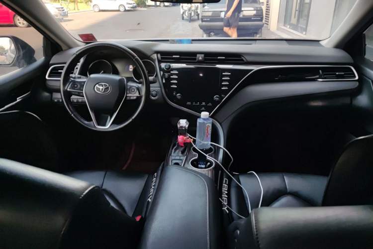 Used Toyota Camry 2018 2.5G Luxury Edition Center Console
