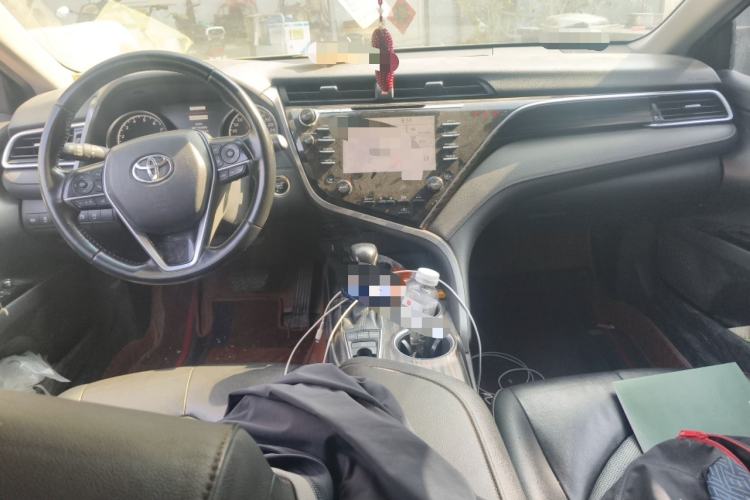 Used Toyota Camry 2018 2.5G Luxury Edition Center Console