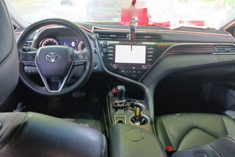 Used Toyota Camry 2018 2.5G Luxury Edition Center Console