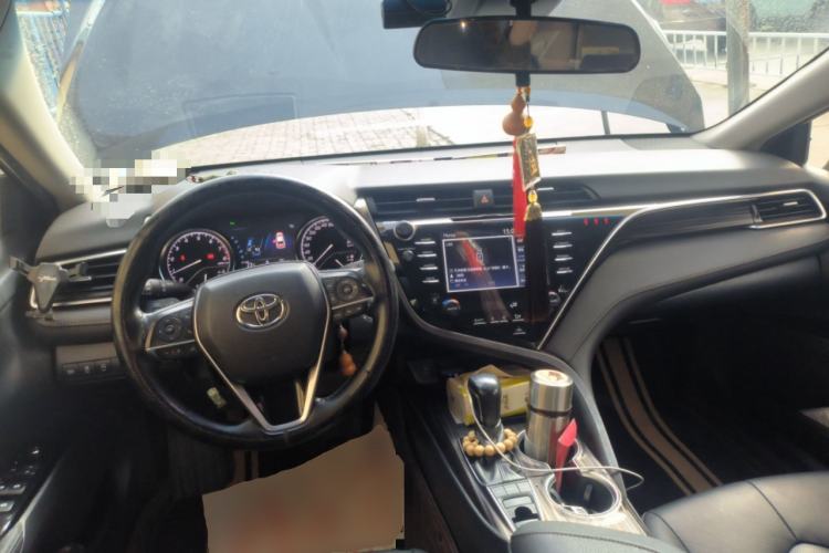Used Toyota Camry 2018 2.5G Luxury Edition Center Console