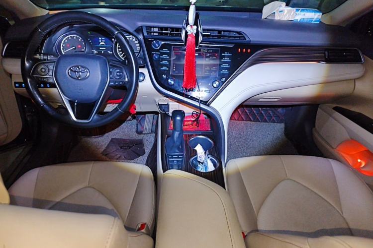 Used Toyota Camry 2018 2.5G Luxury Edition Center Console
