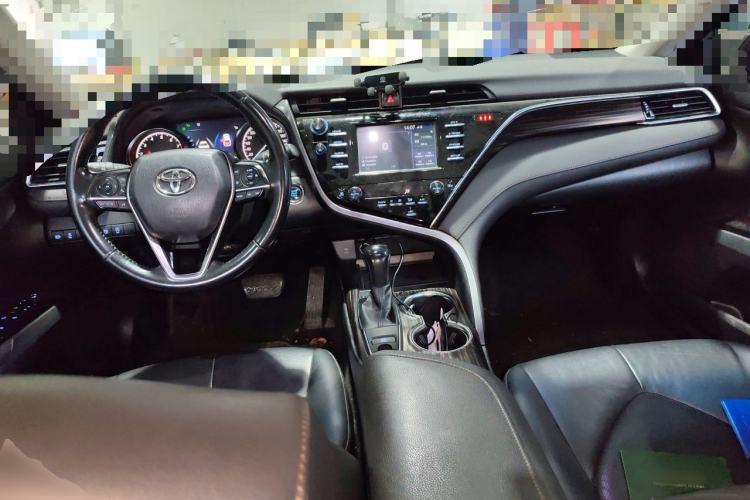 Used Toyota Camry 2018 2.0G Luxury Edition Center Console