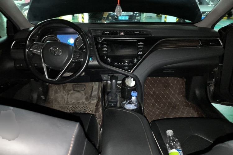 Used Toyota Camry 2018 2.5G Luxury Edition Center Console